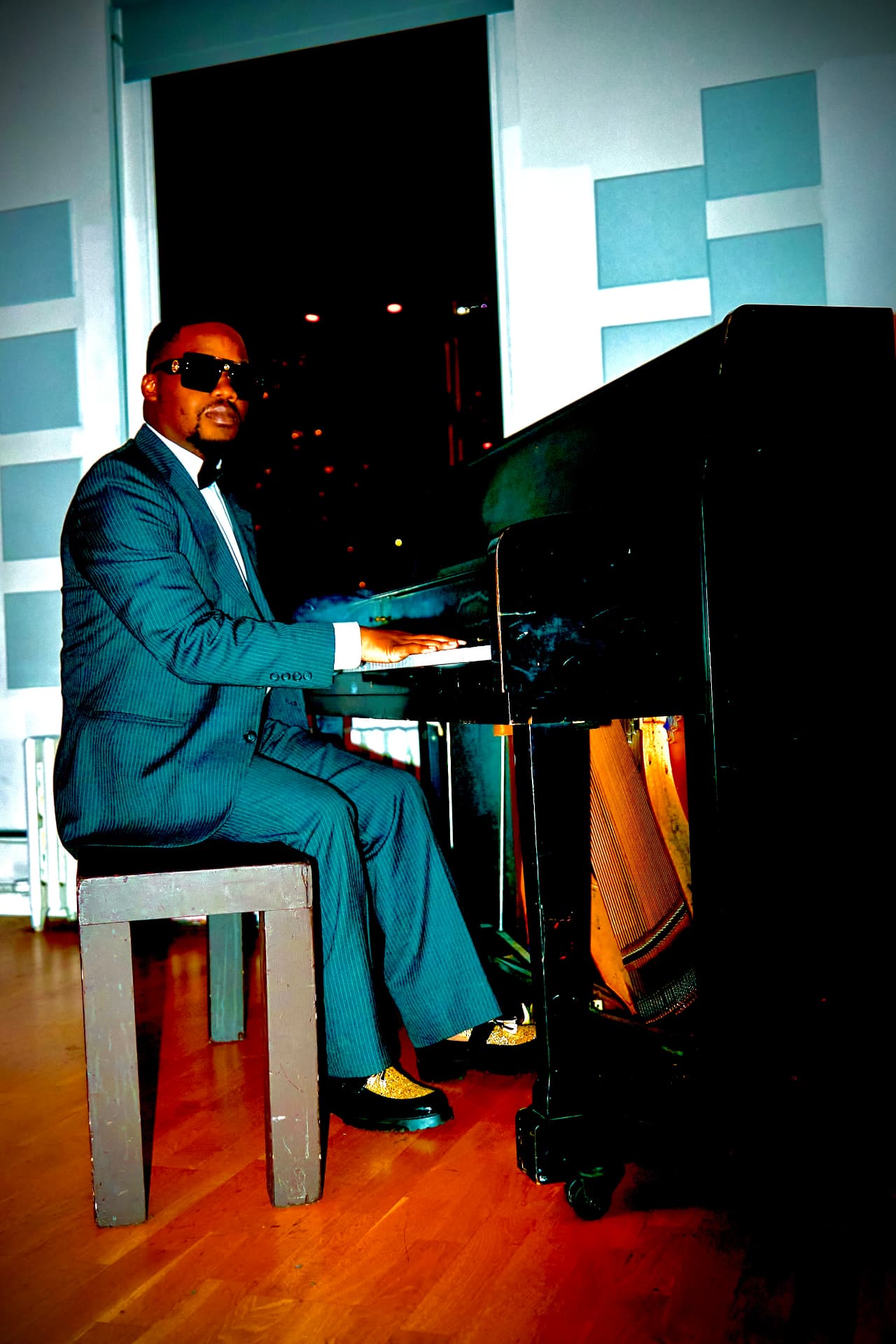 New York — At the piano, DeSean Kirkland live in concert