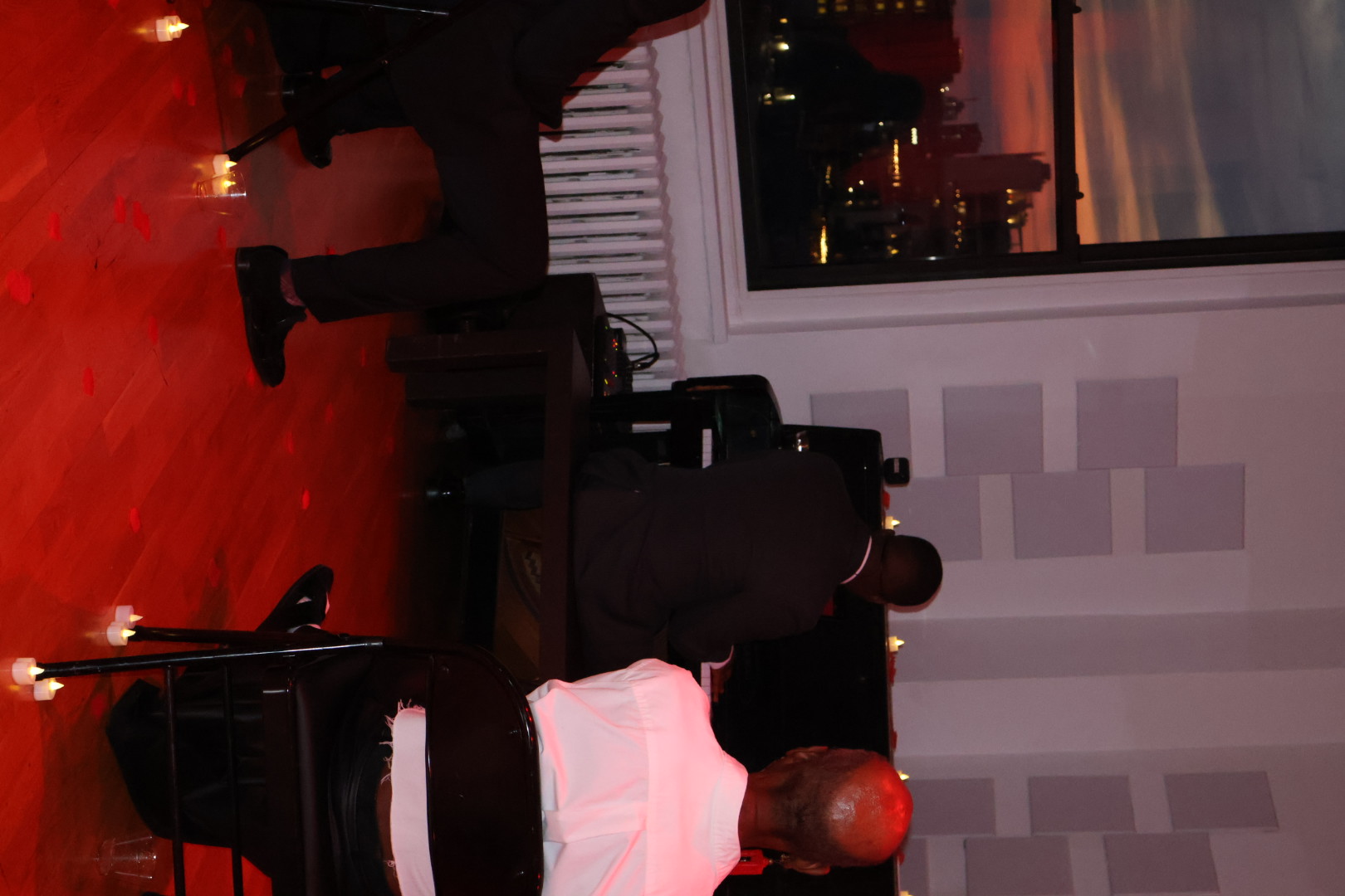 New York — Candlelit room, DeSean Kirkland live in concert